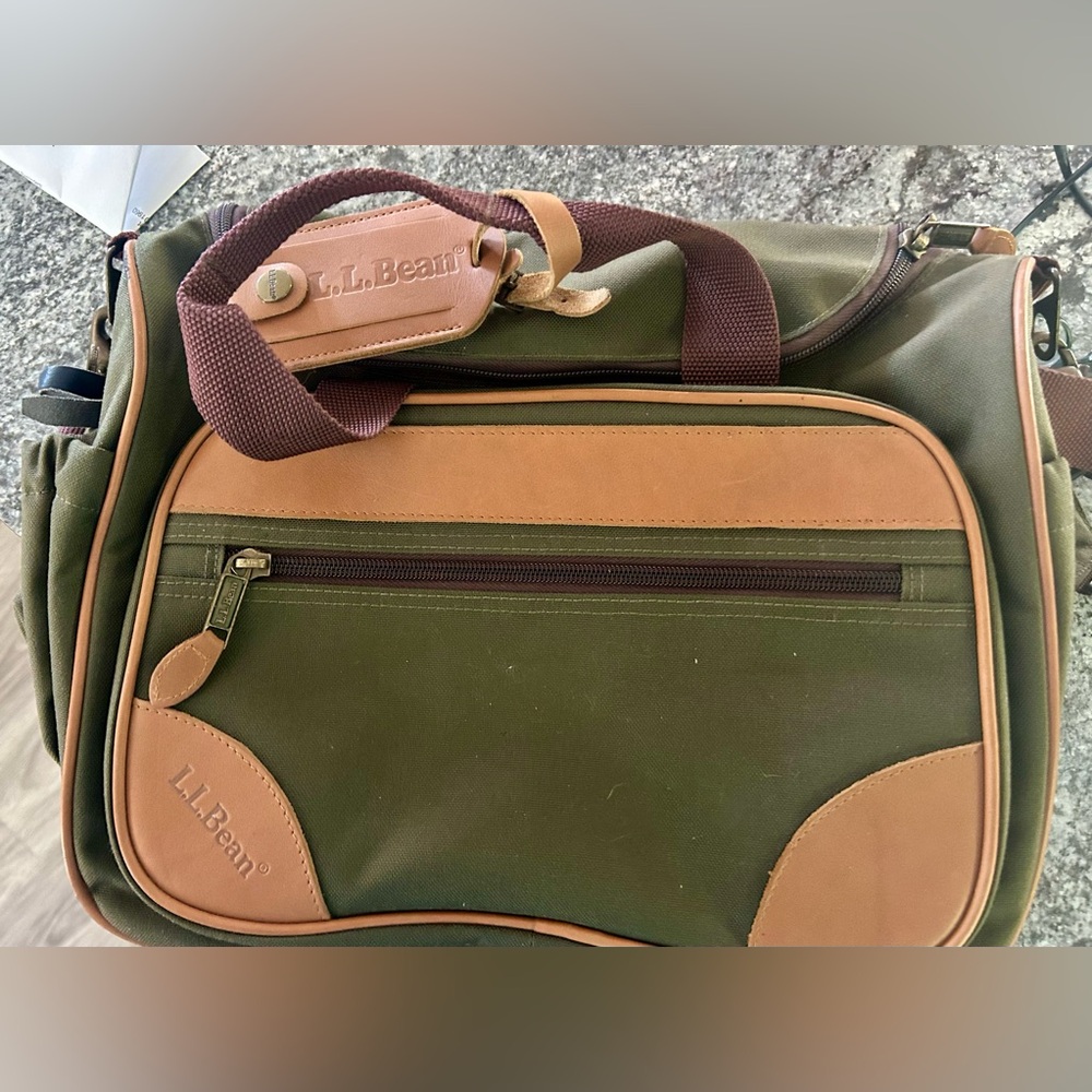 LL Bean Vintage Canvas
Crossbody Messenger Bag Green - Picture 5 of 7